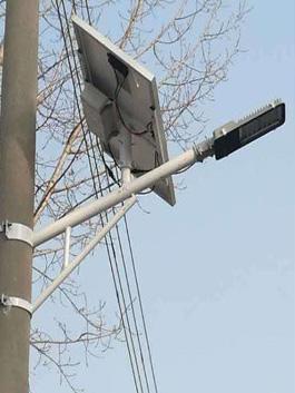 支臂太陽能路燈